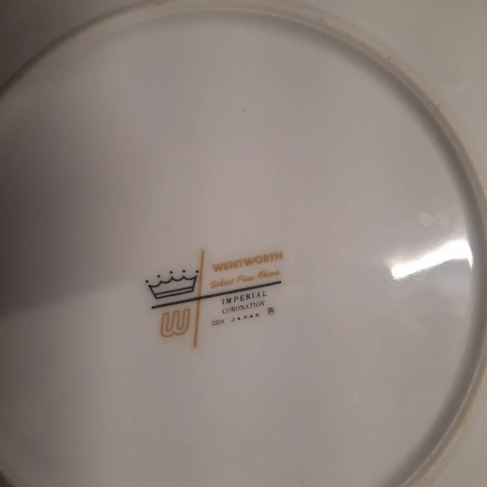 Wentworth Imperial Coronation 2228 Fine China Dinner Plate Gold Filigree Japan